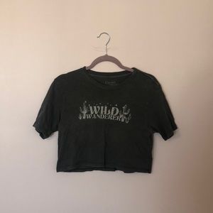 Cropped grey graphic t-shirt